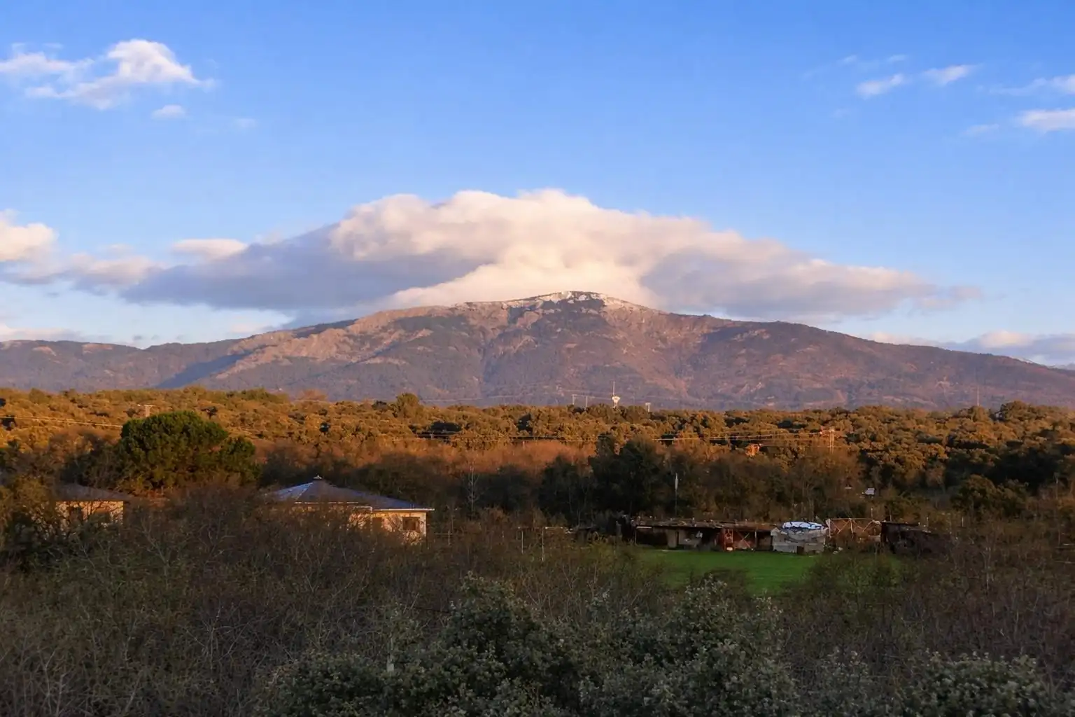 Vista exterior de Casa o xalet en venda en Colmenarejo amb Calefacció, Jardí privat i Terrassa