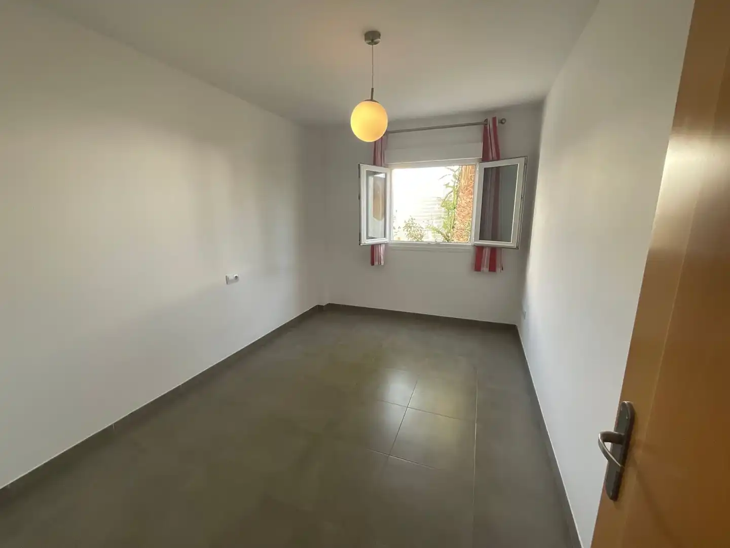 Habitación de Casa o chalet en venta en Almería con Jardín privado, Terraza y Trastero