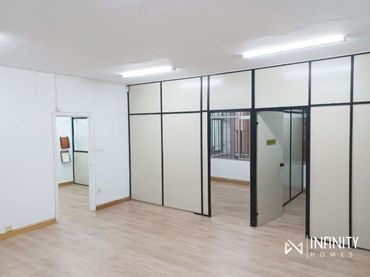 Oficina amb ascensor de lloguer a Ledesma Musikariaren Kalea