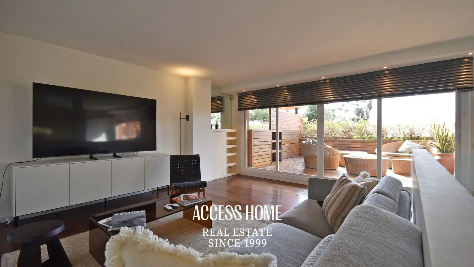 Living room of Duplex for sale in Sant Vicenç de Montalt  with Air Conditioner, Heating and Private garden