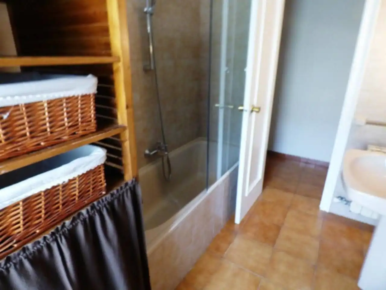 Badezimmer von Wohnung zur Miete in Bellver de Cerdanya mit Möbliert und Balkon