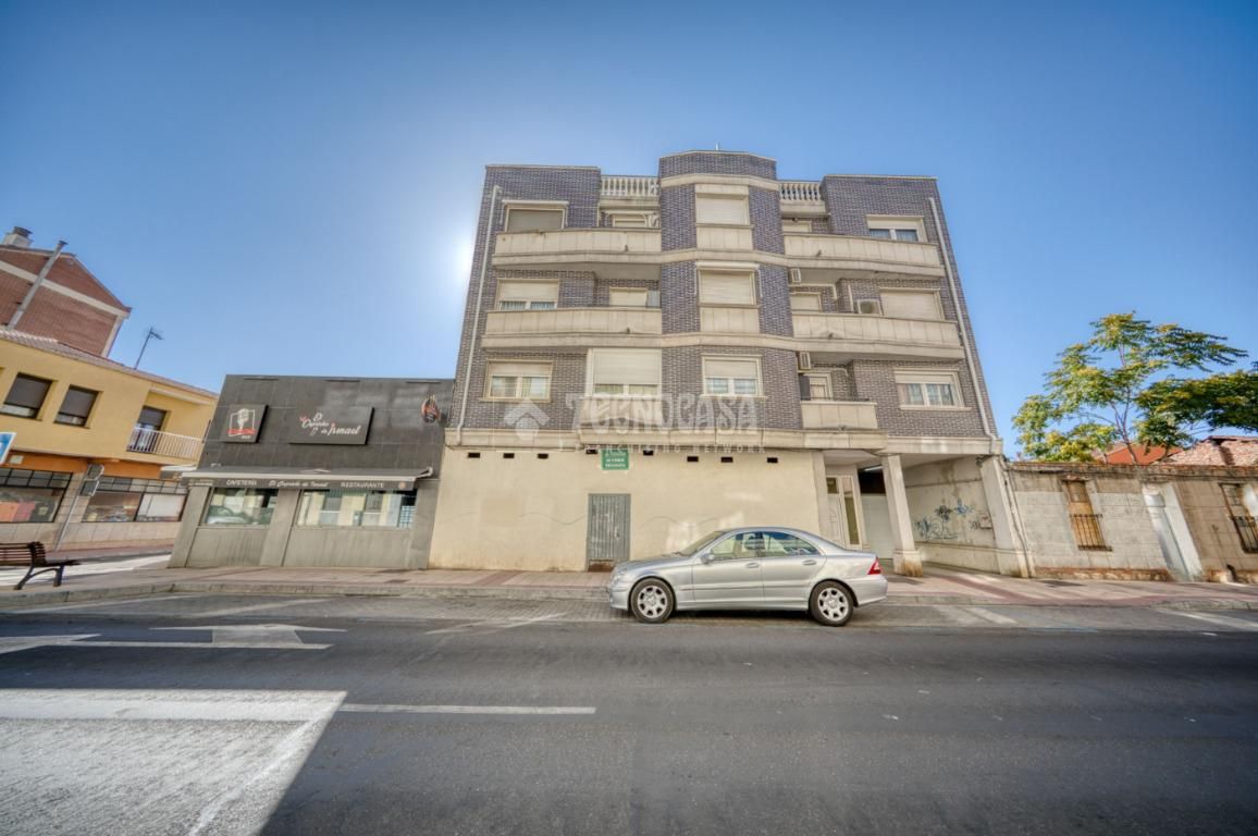 Vista exterior de Local en venta en Valladolid Capital