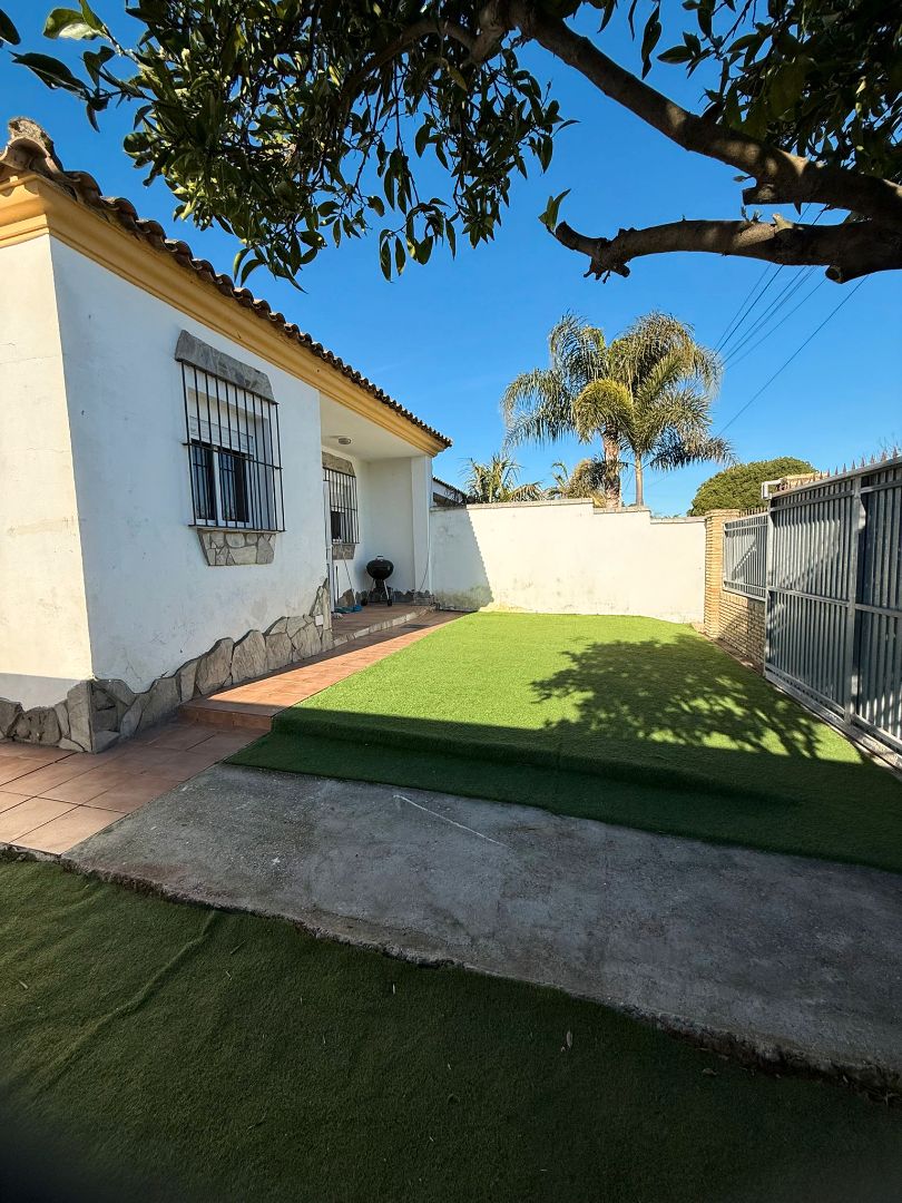 Garden of Houses for rent in El Puerto de Santa María  with Air Conditioner, Private garden and Furnished