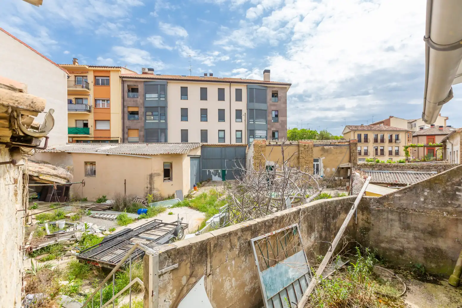 Vista exterior de Casa o xalet en venda en Tafalla amb Parquet