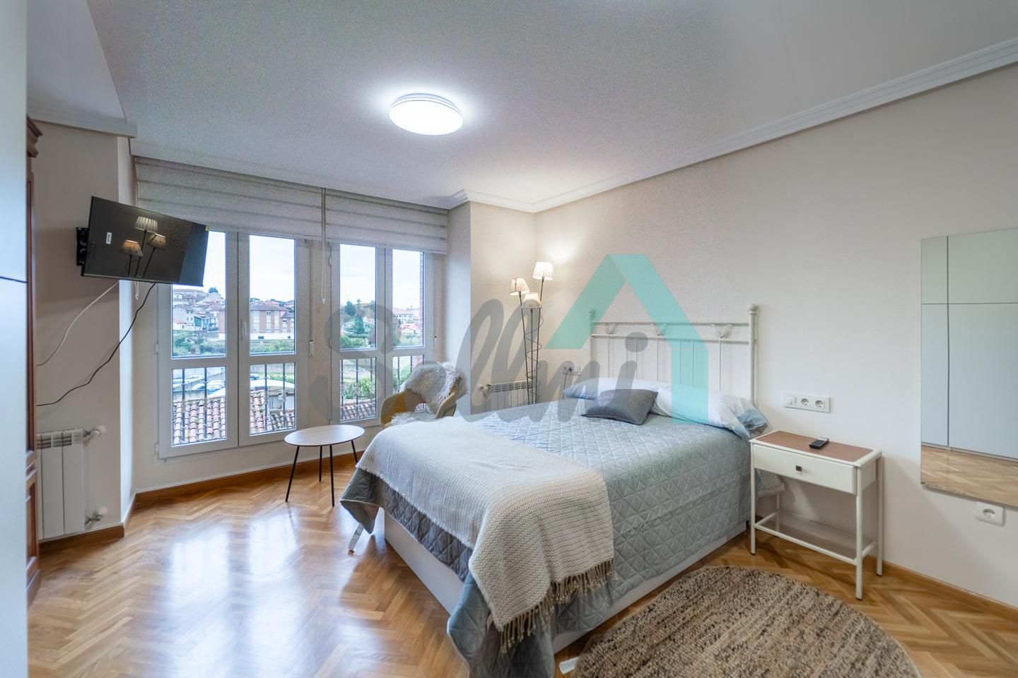 Dormitori de Pis per a compartir en Avilés amb Calefacció, Parquet i Terrassa