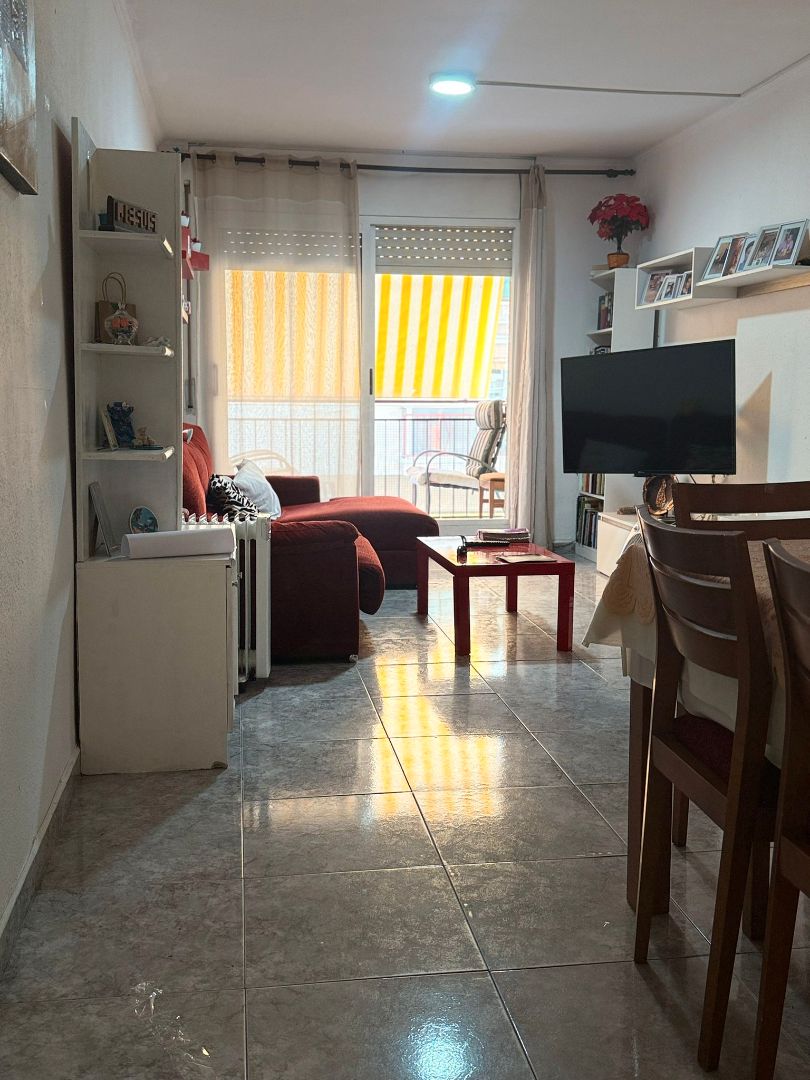Sala d'estar de Pis en venda en Santa Oliva amb Balcó