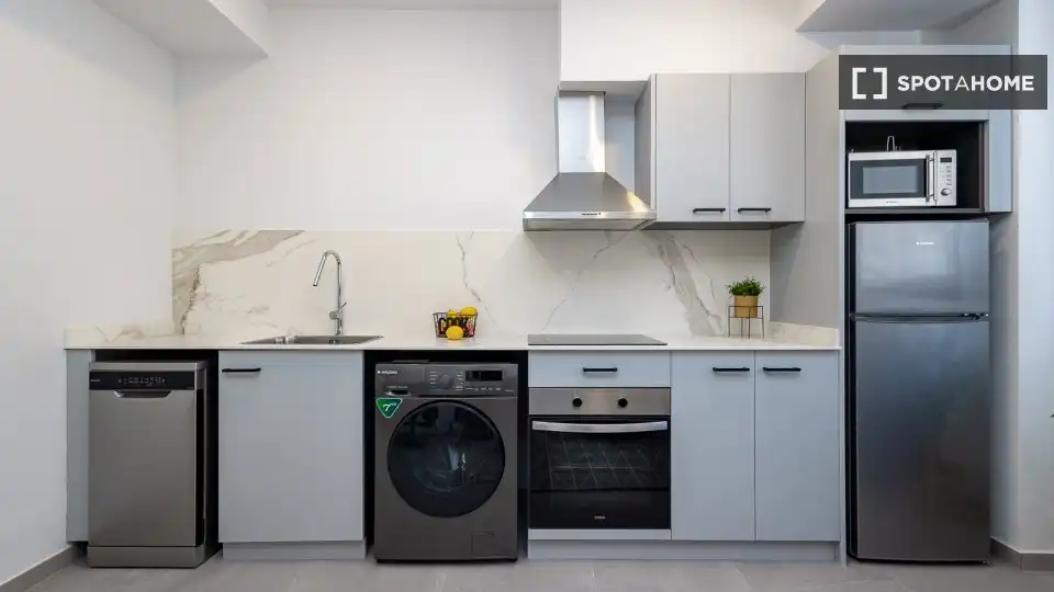 Kitchen of Flat for rent in Valencia  with Air Conditioner, Heating and Furnished