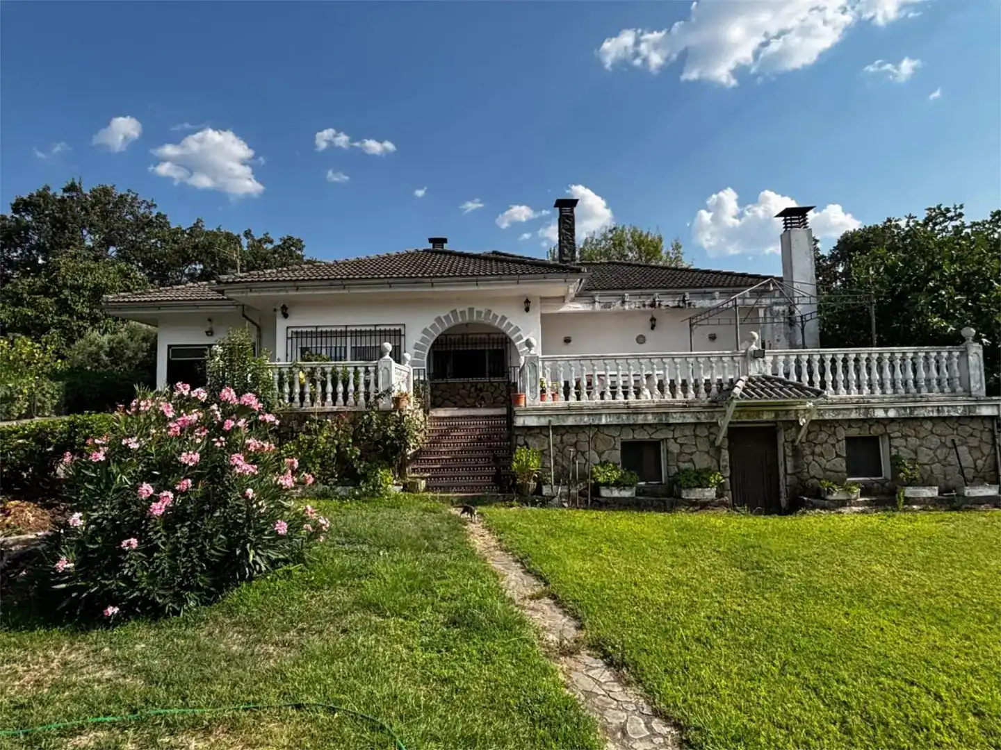 Vista exterior de Piso en venta en Hervás con Jardín privado, Trastero y Piscina
