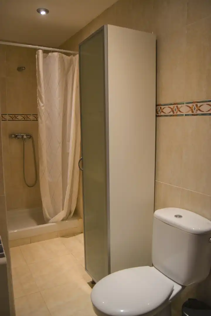 Bany de Pis en venda en Jaca amb Terrassa i Moblat