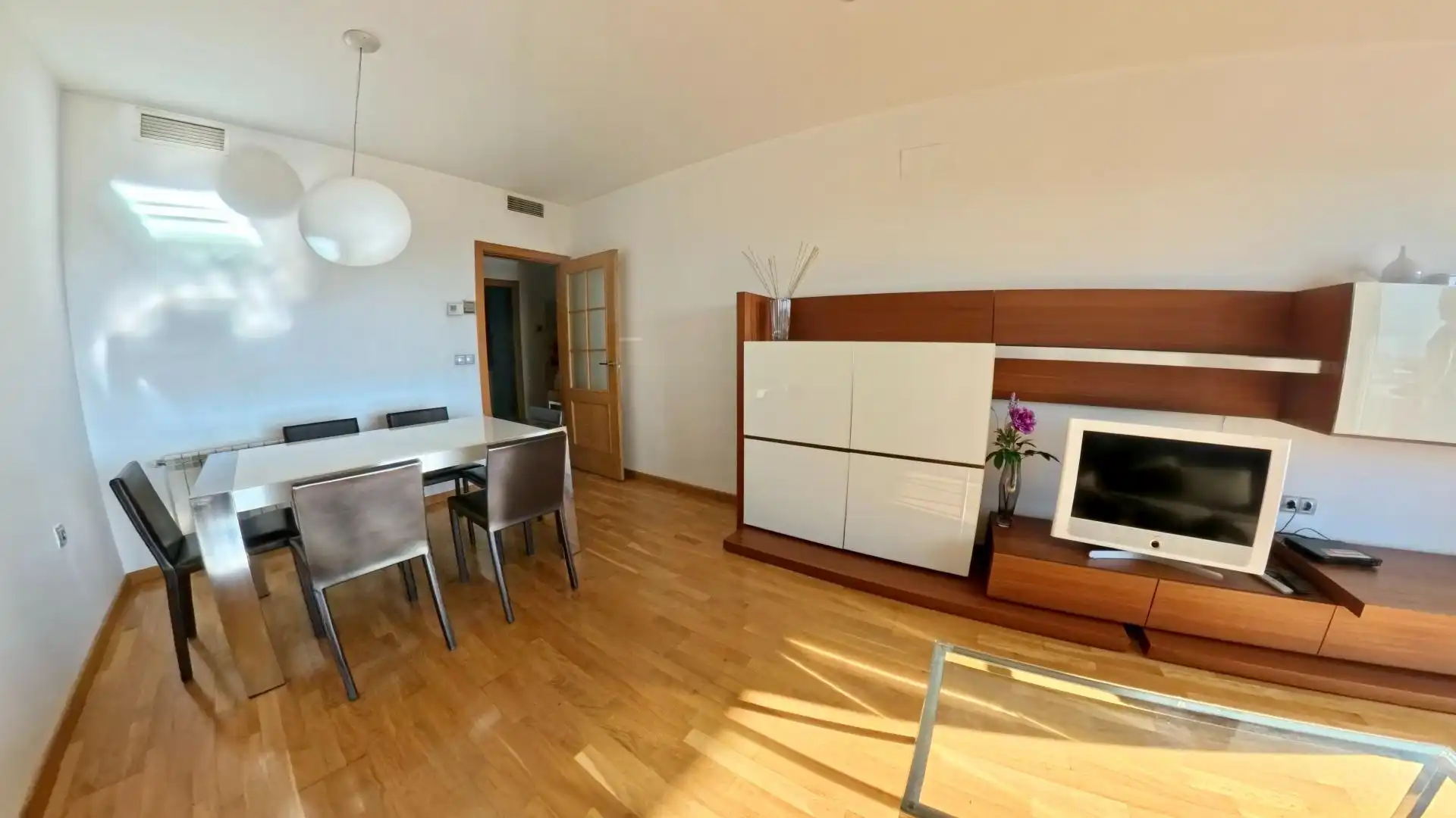 Flat for sale in Avenida Avenida de la Ilustración, 85, Campus de la Salud
