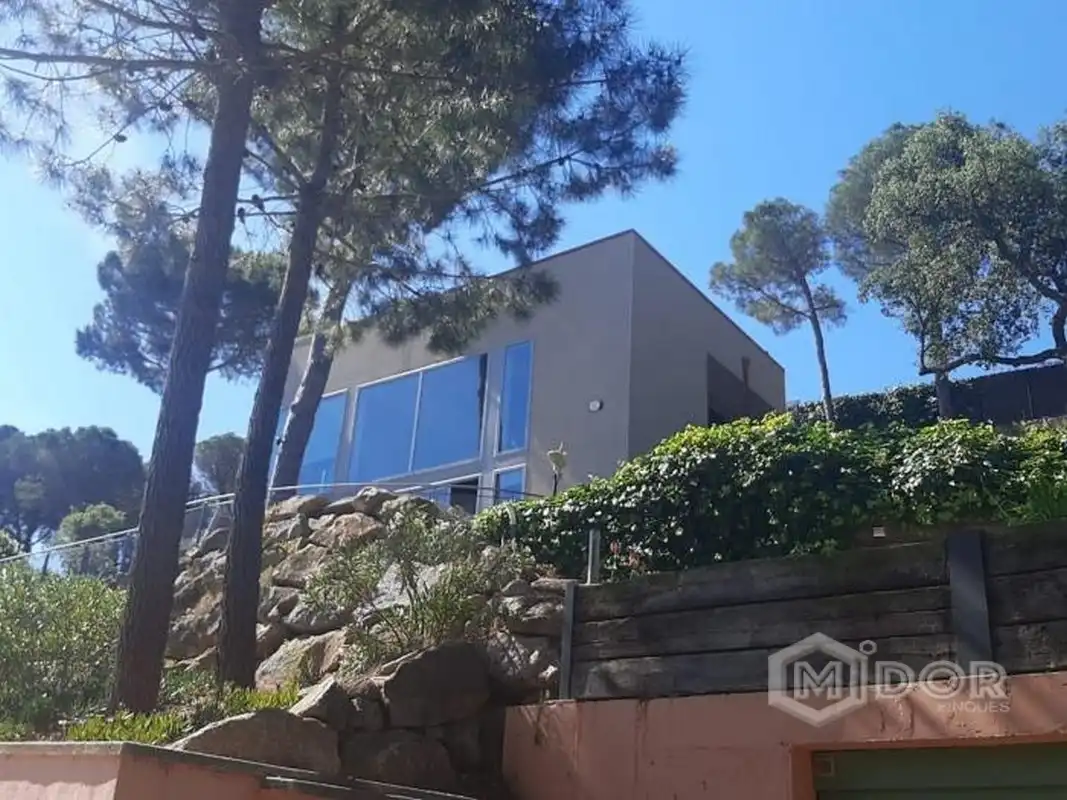 Vista exterior de Casa o xalet en venda en Sant Feliu de Guíxols amb Aire condicionat, Calefacció i Jardí privat