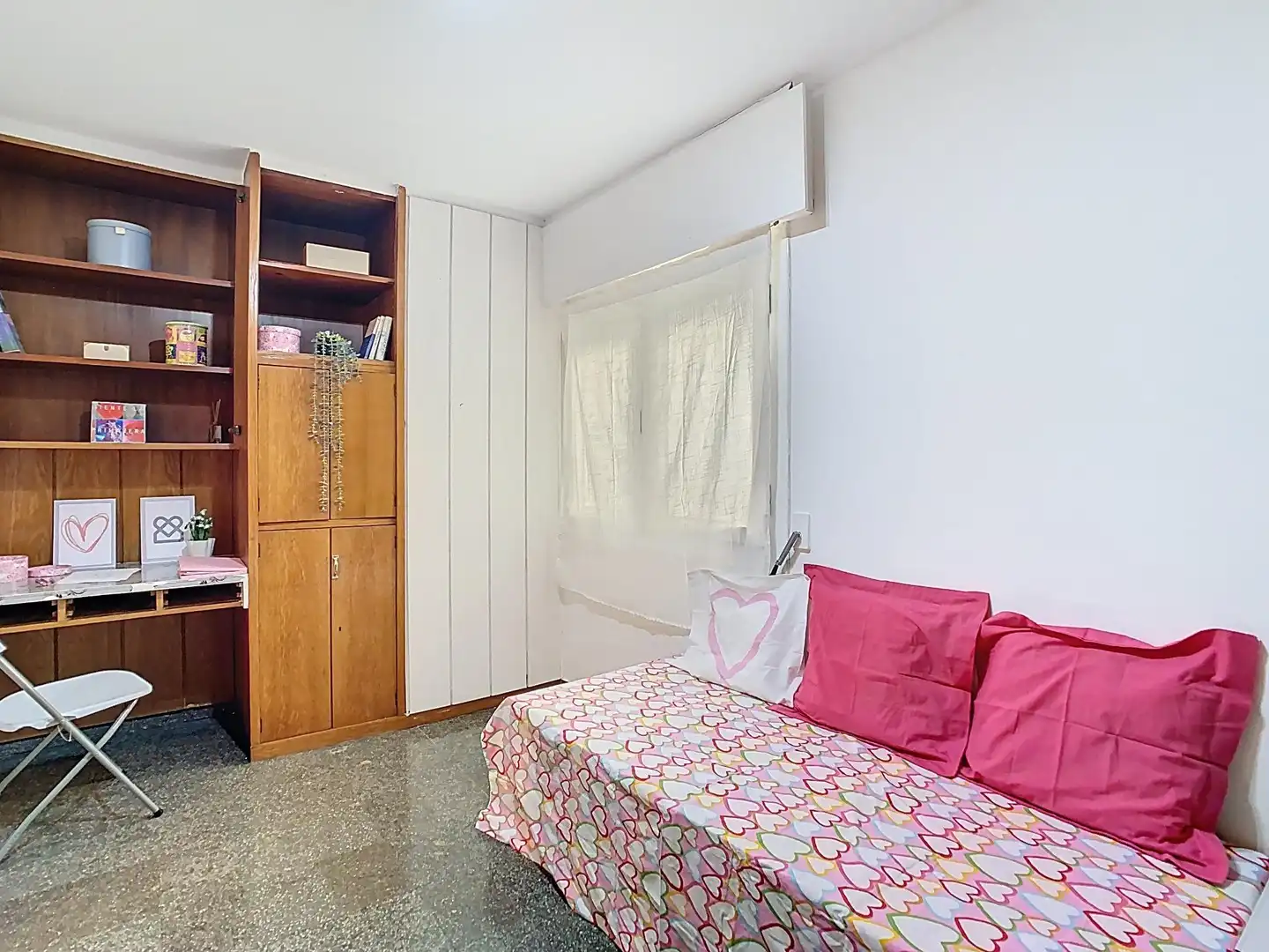 Schlafzimmer von Dachboden zum Verkauf in Barcelona mit Heizung und Terrasse
