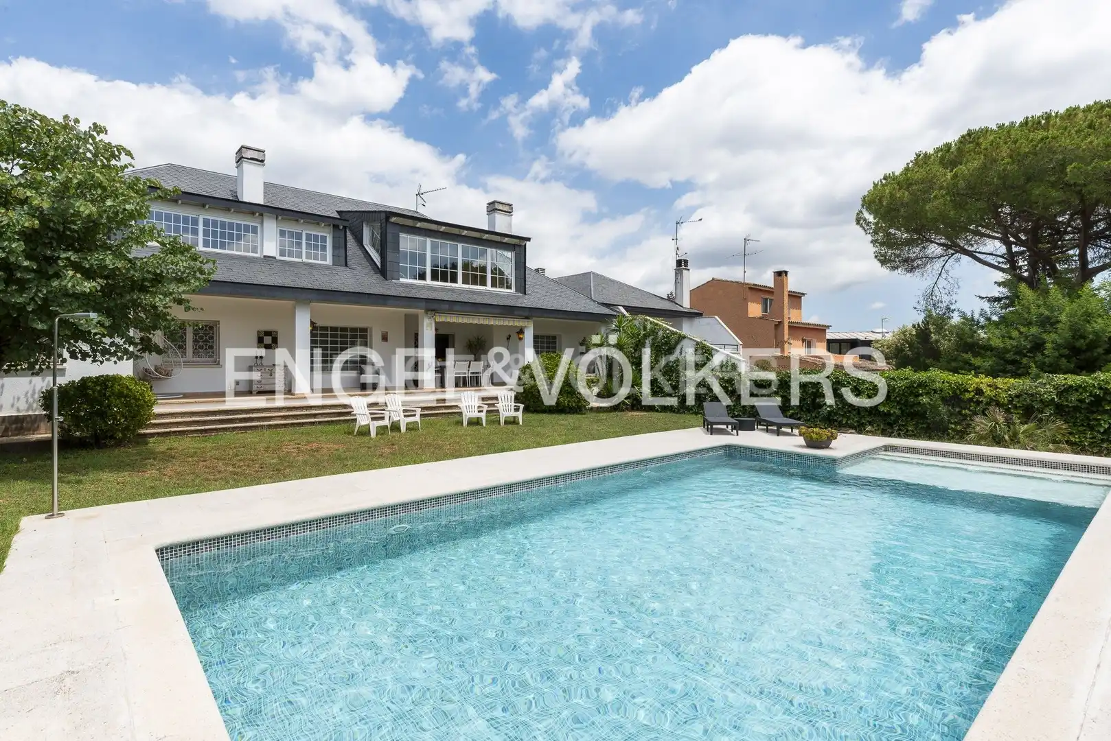 Vista exterior de Casa o chalet en venta en Sant Cugat del Vallès con Aire acondicionado, Calefacción y Jardín privado