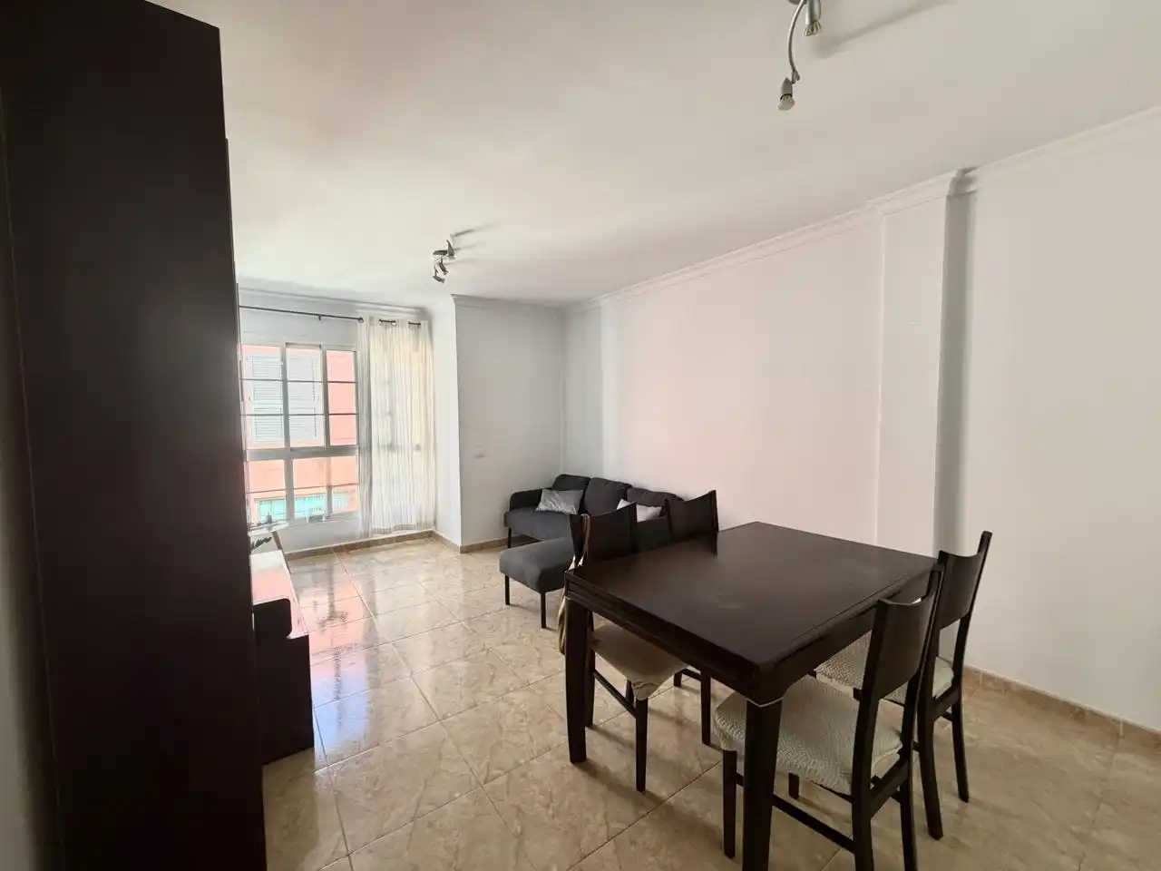 Vista exterior de Piso de alquiler en Agüimes con Amueblado, Se aceptan mascotas y Internet