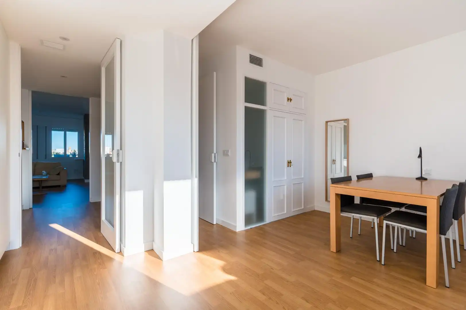 Flat for rent in Sevilla  with Air Conditioner and Furnished