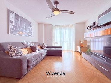 Piso con piscina en venta en Avenida De la Unión Europea
