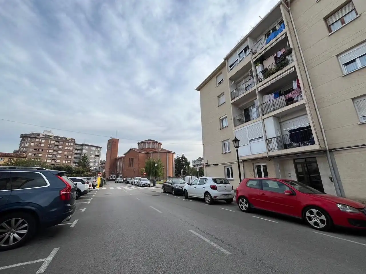 Vista exterior de Planta baixa en venda en Colindres amb Calefacció i Jardí privat