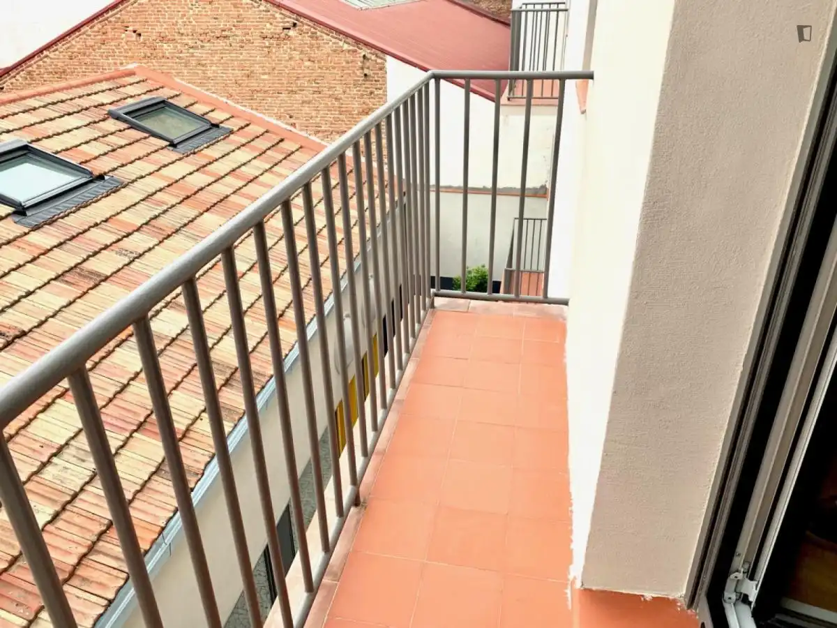 Balcony of Apartments for share in Madrid  with Heating, Furnished and Oven