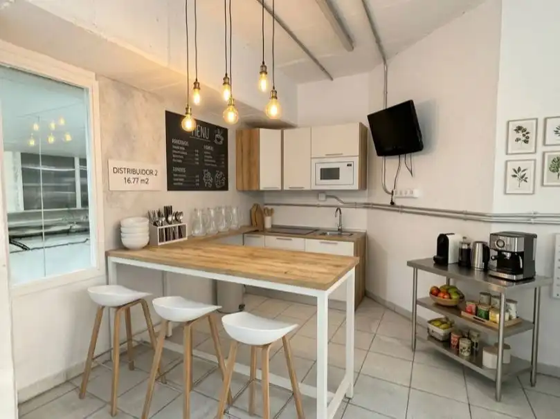 Cocina de Local de alquiler en Alcobendas con Internet y Alarma