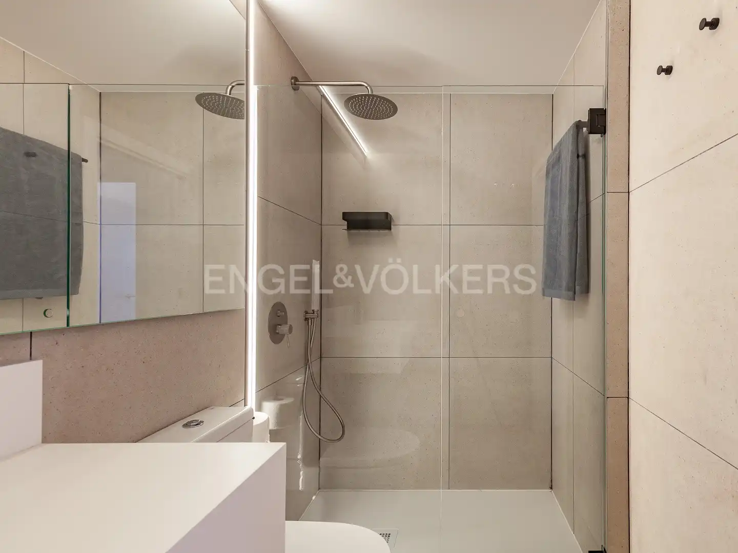 Baño de Piso de alquiler en Esplugues de Llobregat con Aire acondicionado, Calefacción y Jardín privado