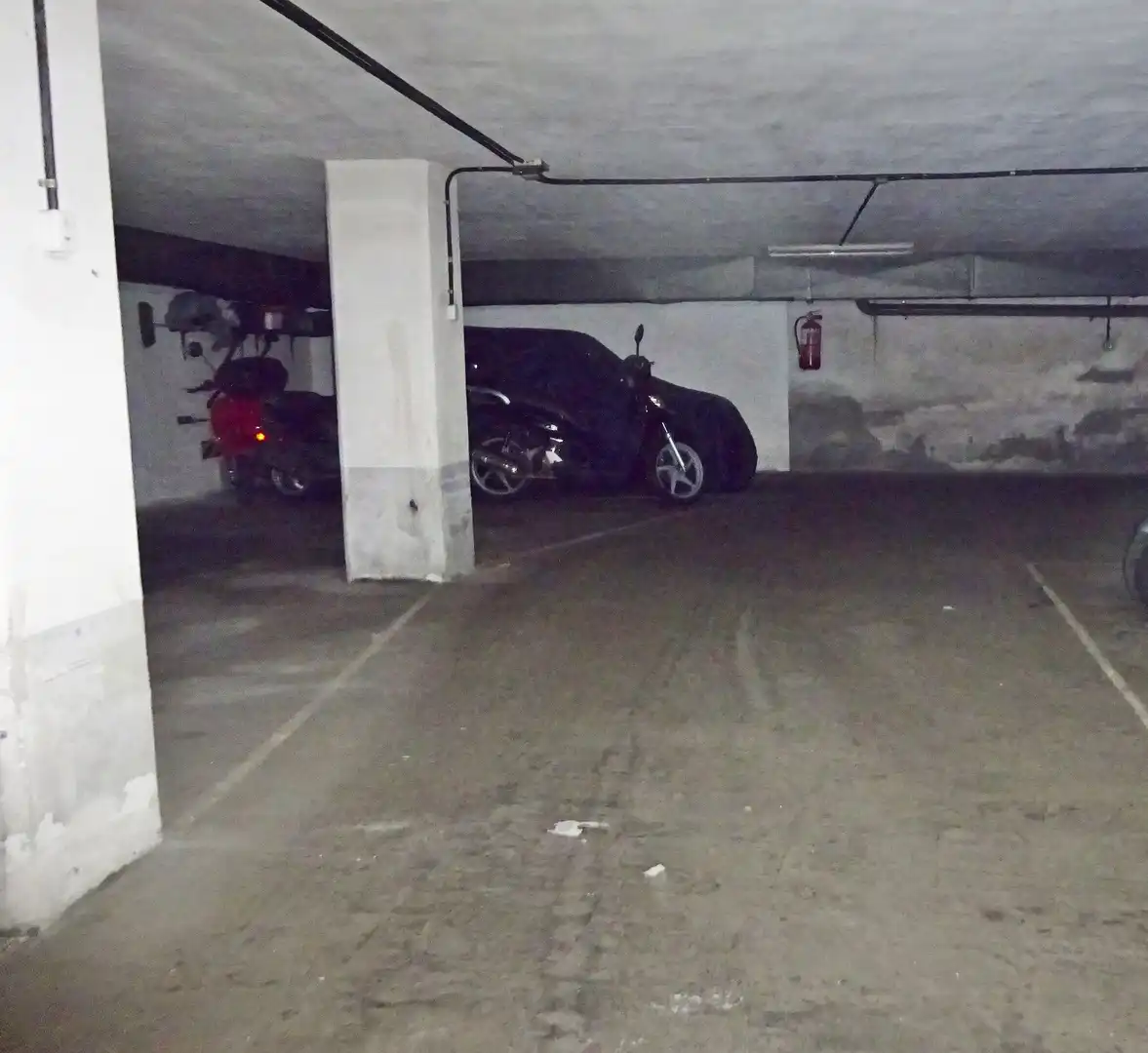 Garage zur Miete in N/A, Erialdea / Centro