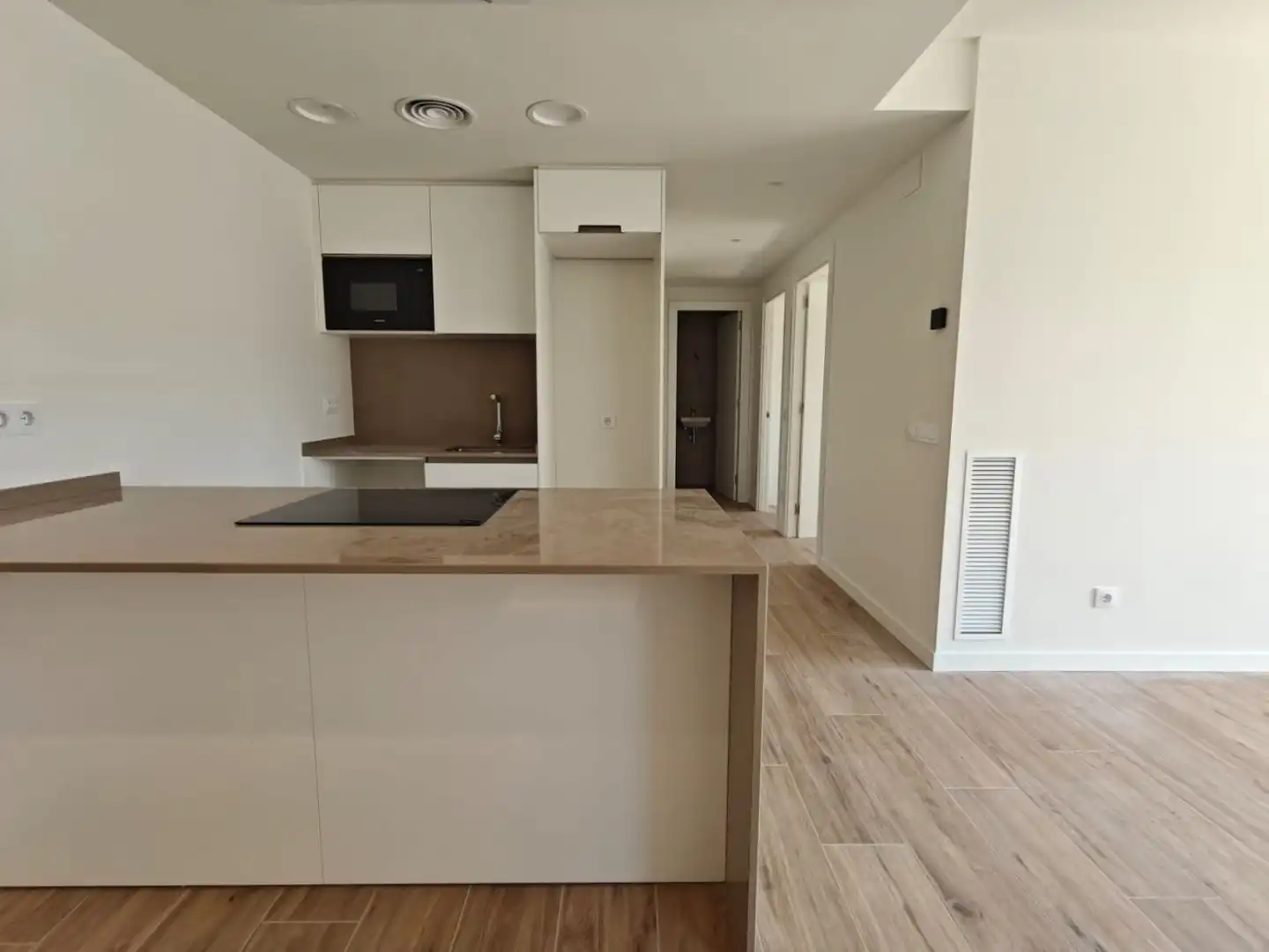Kitchen of Flat for rent in Girona  with Air Conditioner, Heating and Terrace