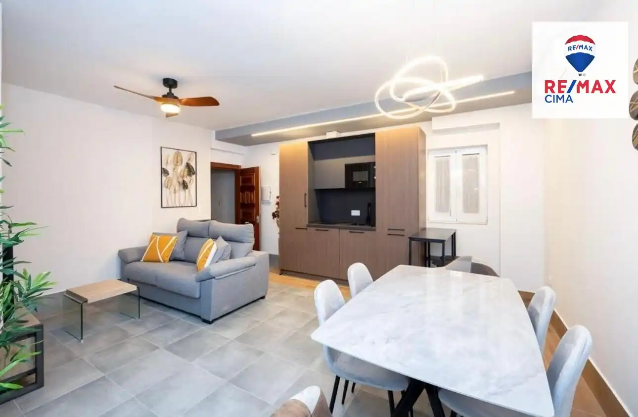 Sala de estar de Piso de alquiler en Granada con Aire acondicionado, Terraza y Amueblado
