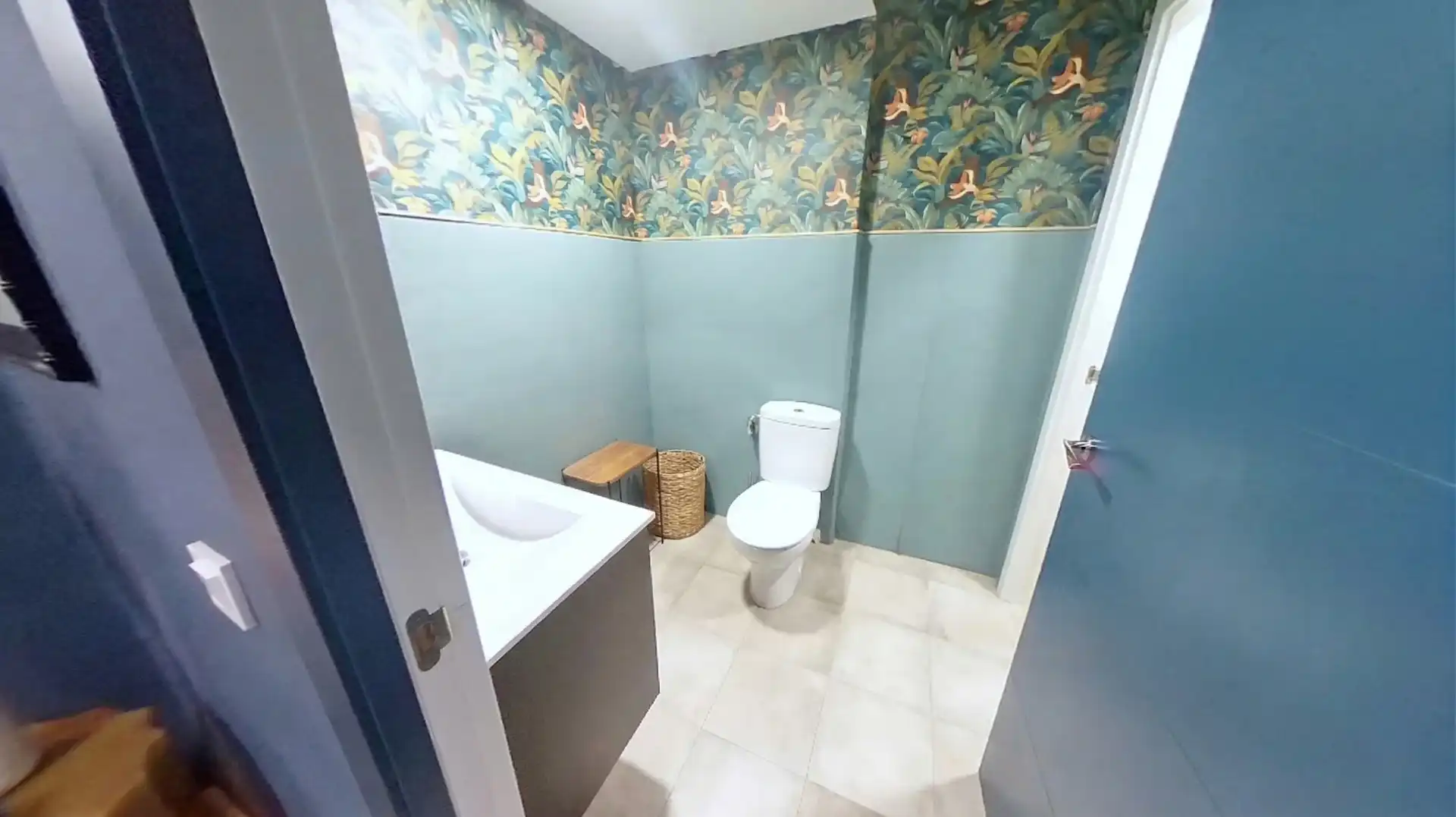 Baño de Local de alquiler en Madrid con Aire acondicionado y Calefacción