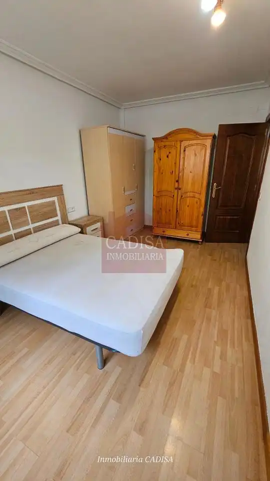 Habitación de Apartamento en venta en Salamanca con Calefacción, Piscina y Amueblado