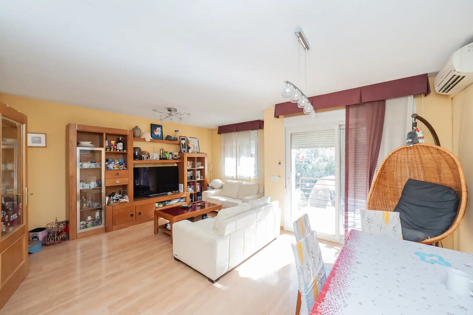 Sala d'estar de Casa o xalet en venda en Valdemoro amb Aire condicionat, Calefacció i Parquet