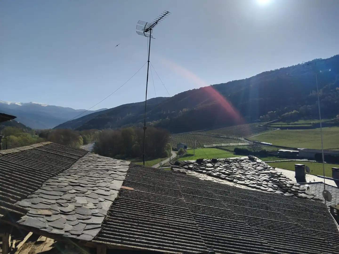 Vista exterior de Casa adosada en venda en Ribera d'Urgellet amb Calefacció