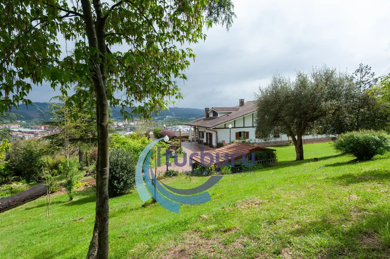 Casa o chalet en venta en Zamudio con Calefacción, Jardín privado y Terraza