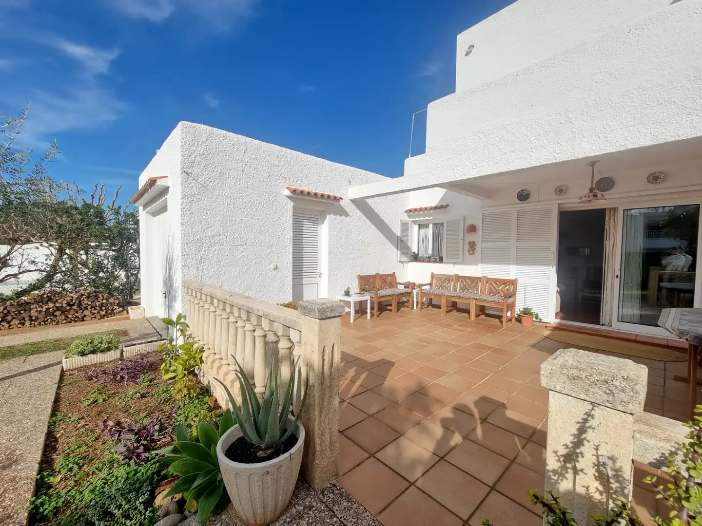 Xalet amb jardí en venda a Cala Blanca