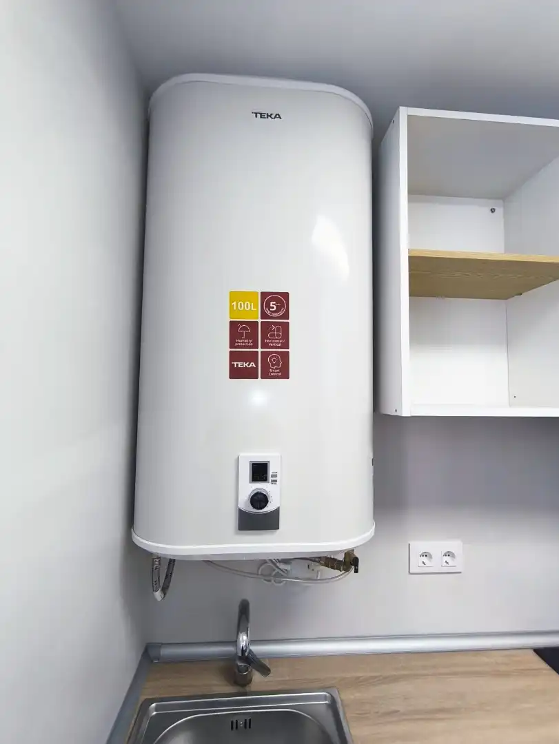 Bedroom of Flat for share in Madrid  with Heating, Furnished and Washing machine