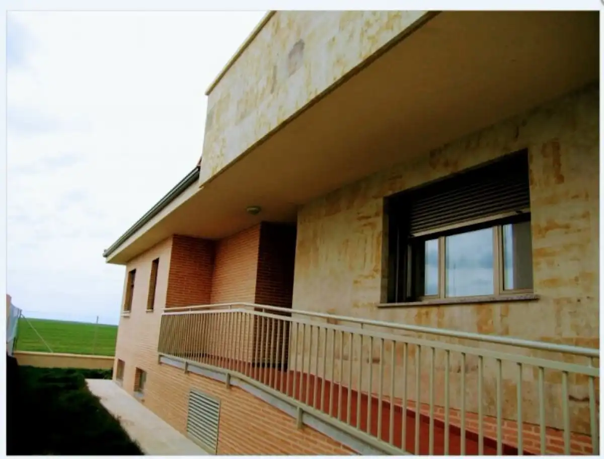 Vista exterior de Casa o chalet en venta en La Vellés  con Calefacción, Parquet y Terraza