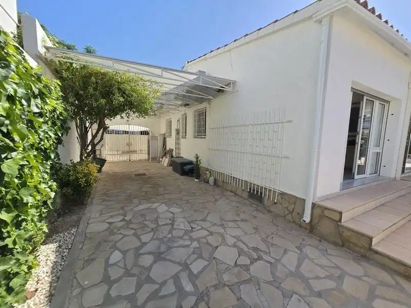 Villa avec piscine à vendre à Calle Montseny, imagen 23