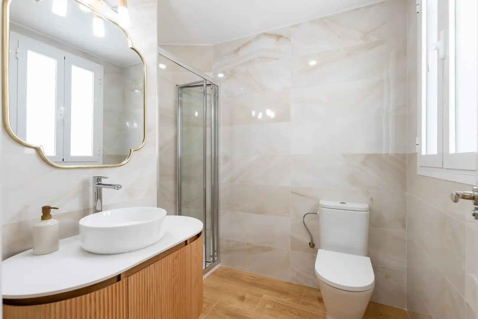 Baño de Piso en venta en  Palma de Mallorca con Aire acondicionado, Calefacción y Terraza