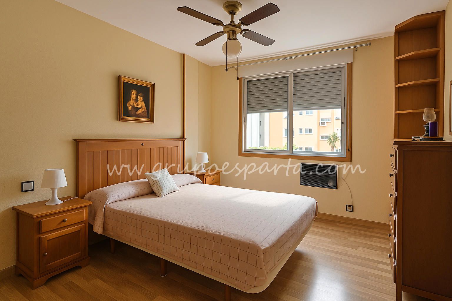 Bedroom of Flat for sale in  Sevilla Capital  with Air Conditioner and Parquet flooring