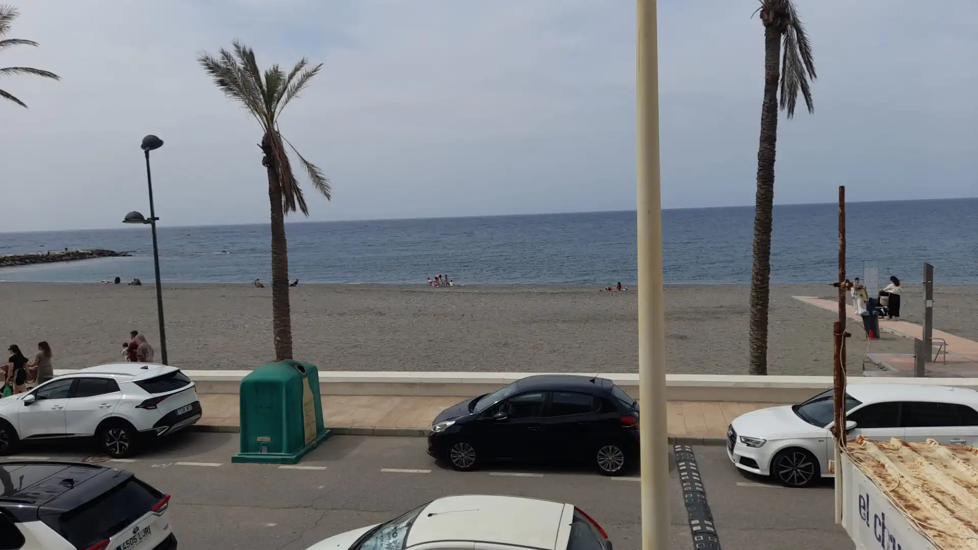 Außenansicht von Wohnung zum Verkauf in Torrenueva Costa mit Ofen, Waschmaschine und Balkon