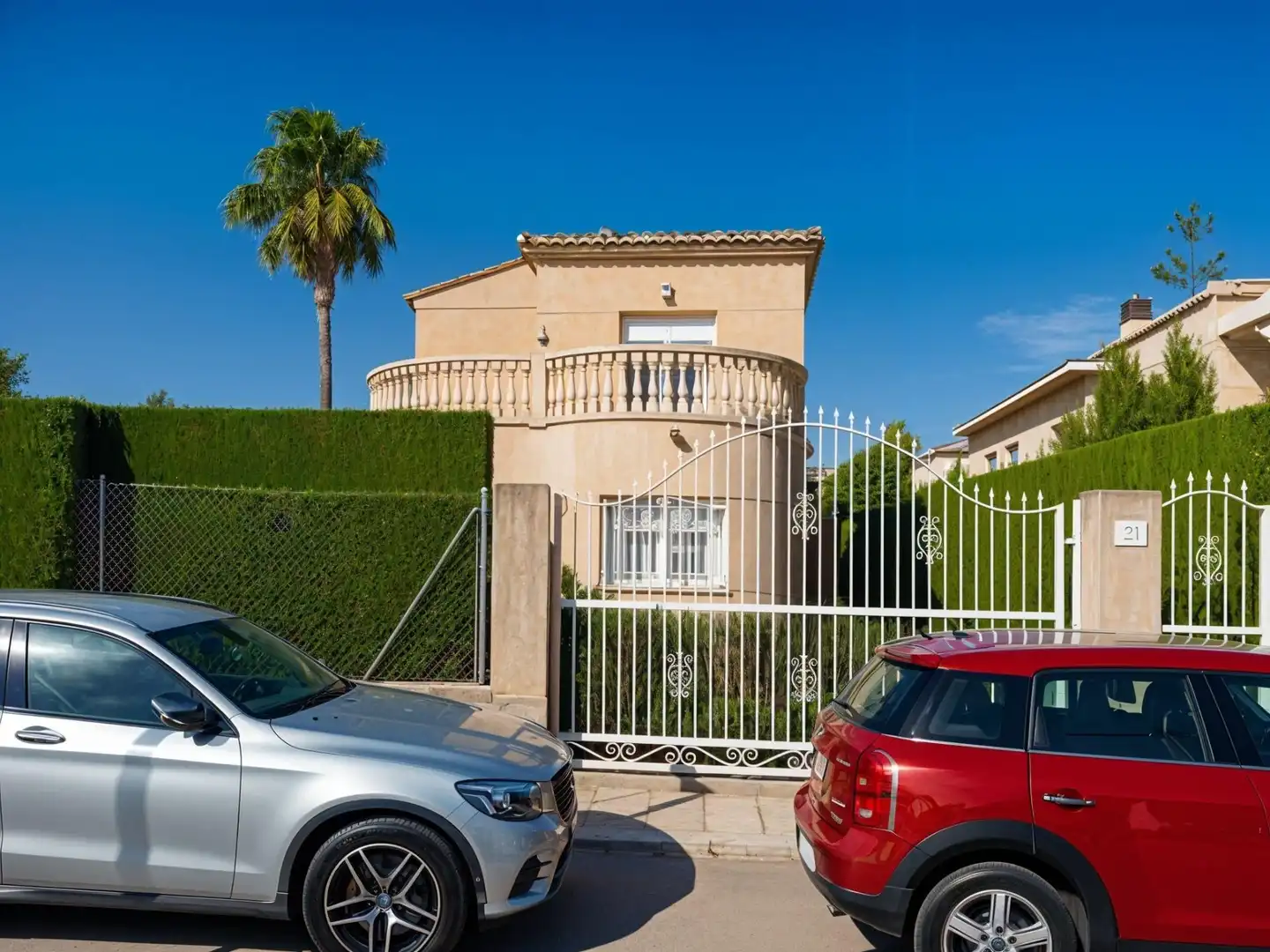 Vista exterior de Casa o xalet en venda en Oliva amb Aire condicionat, Calefacció i Jardí privat