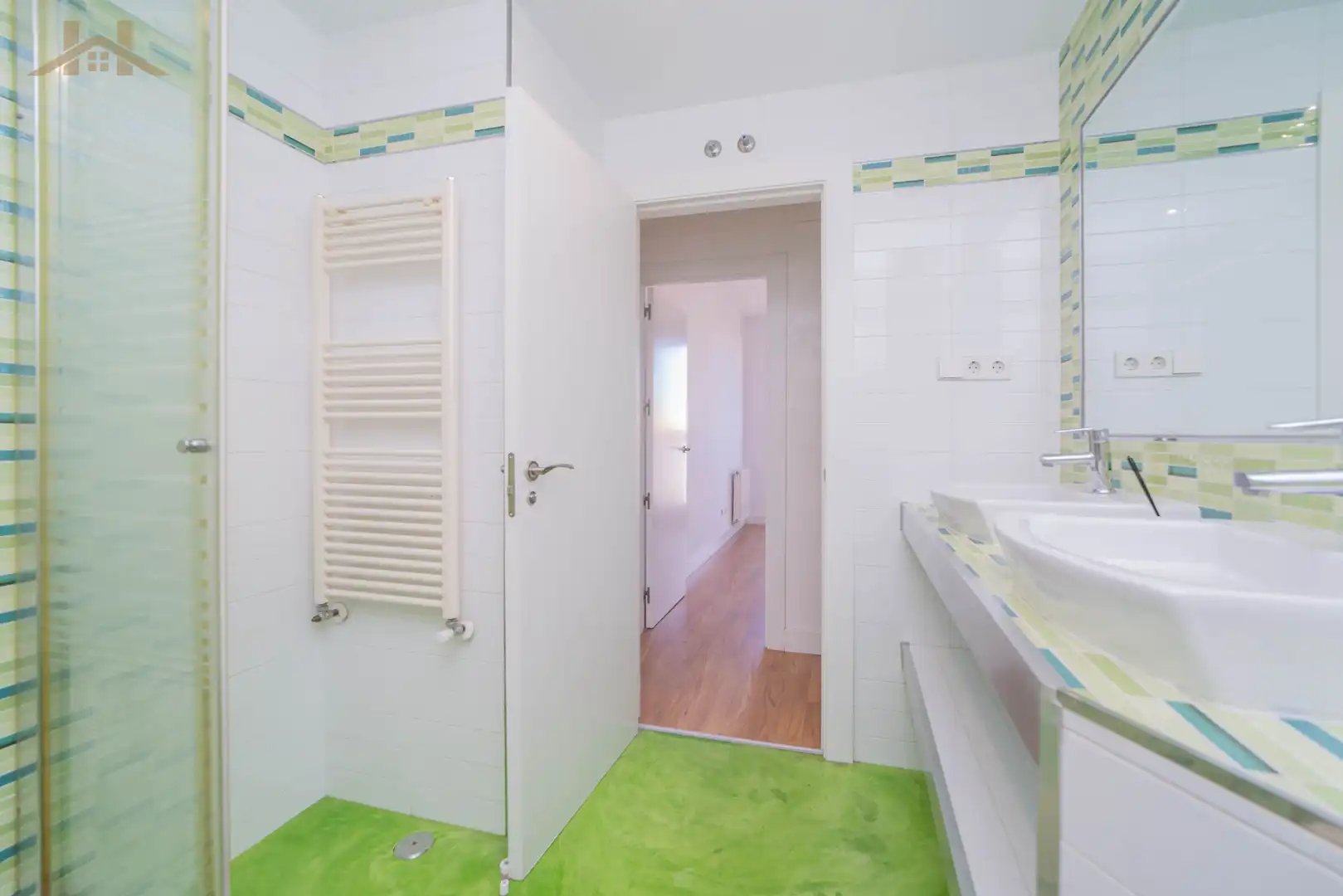 Baño de Ático en venta en Fuenlabrada con Aire acondicionado, Calefacción y Trastero