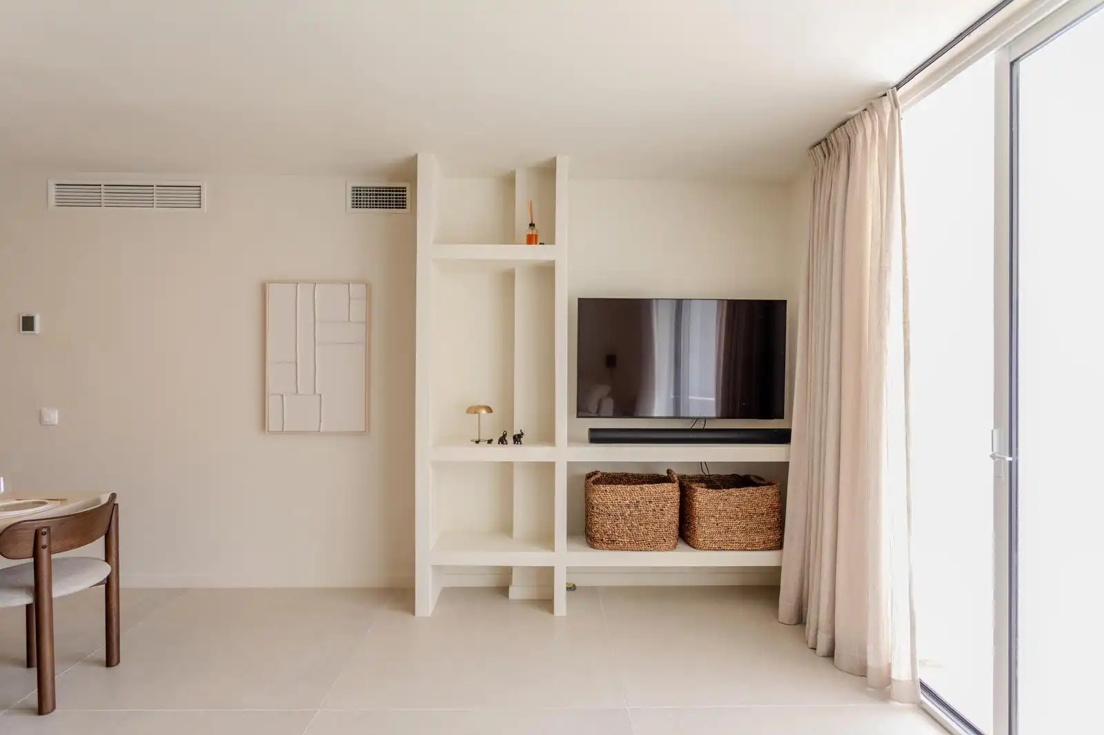 Sala de estar de Apartamento de alquiler en Estepona con Aire acondicionado, Terraza y Piscina