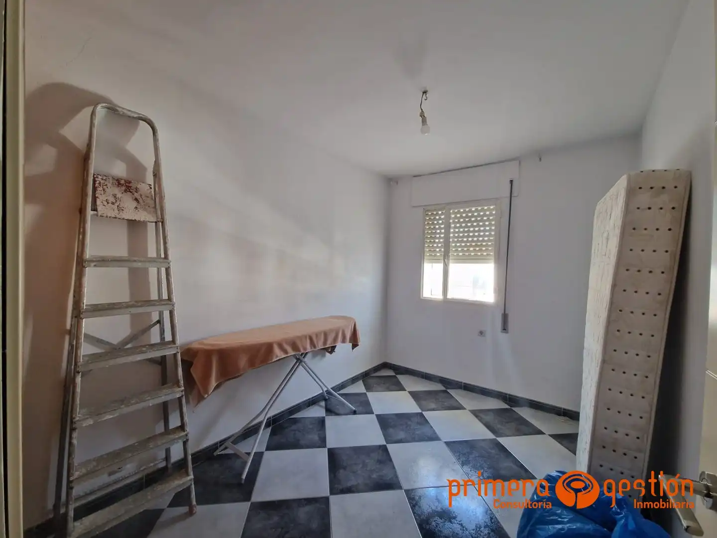 Habitación de Piso en venta en Lora del Río con Aire acondicionado y Calefacción