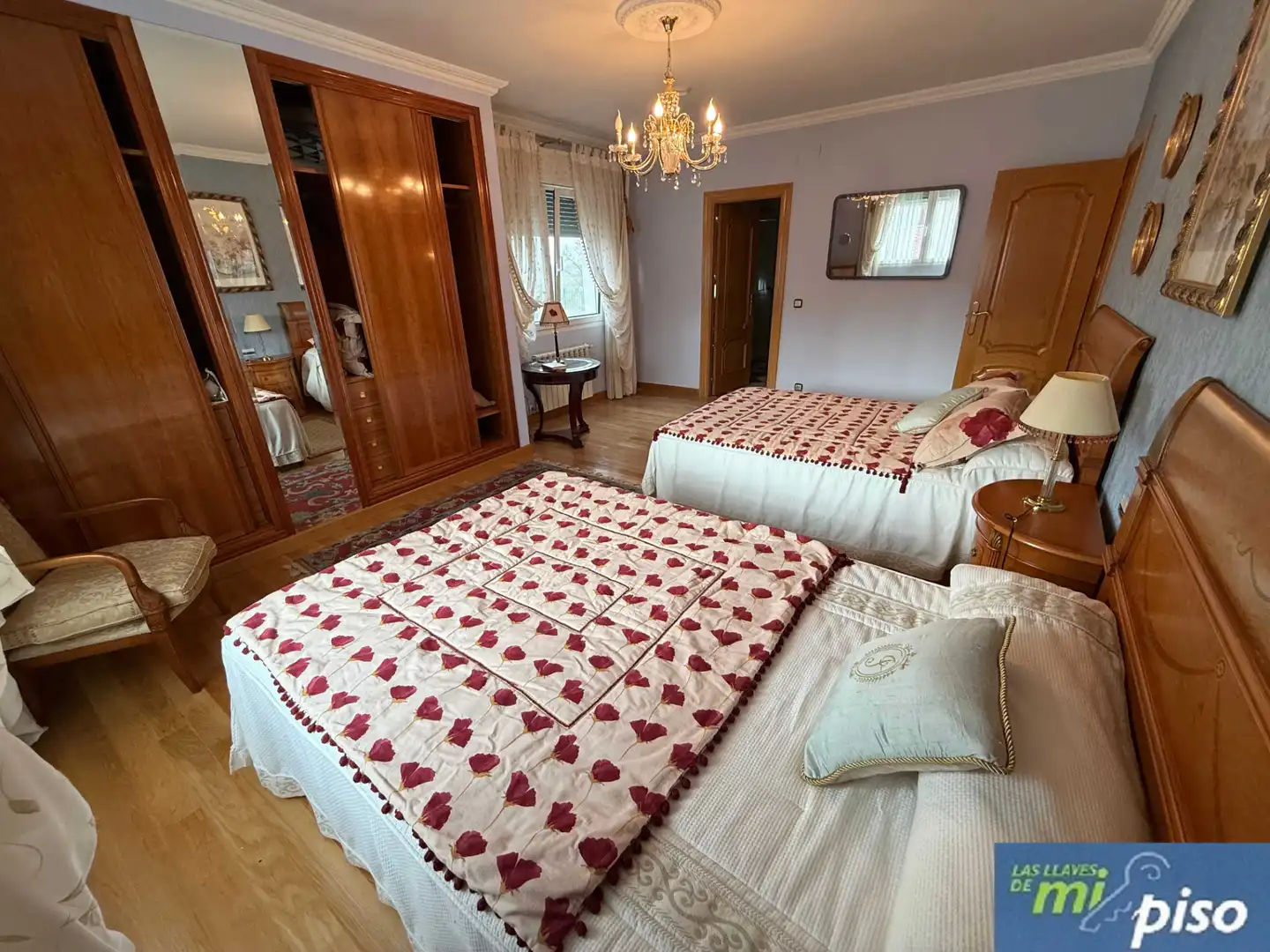 Dormitori de Casa o xalet en venda en Santovenia de Pisuerga amb Calefacció, Jardí privat i Parquet