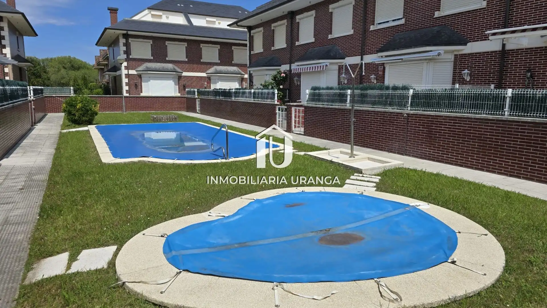 Piscina de Casa o chalet en venta en Laredo con Calefacción y Trastero