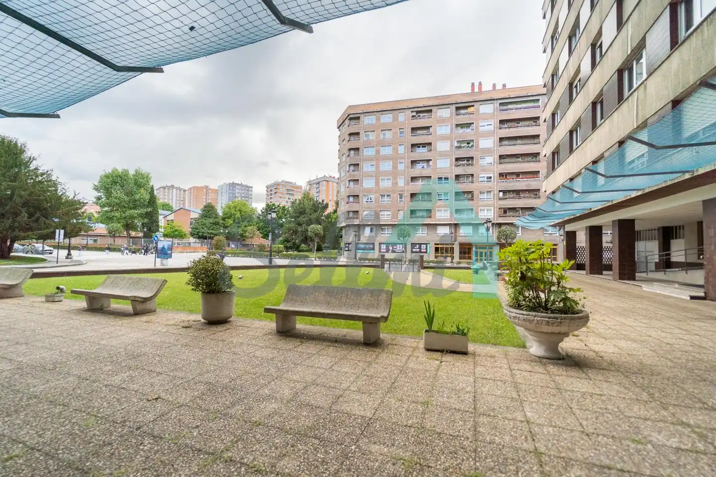 Terraza de Piso en venta en Oviedo  con Calefacción, Terraza y Trastero