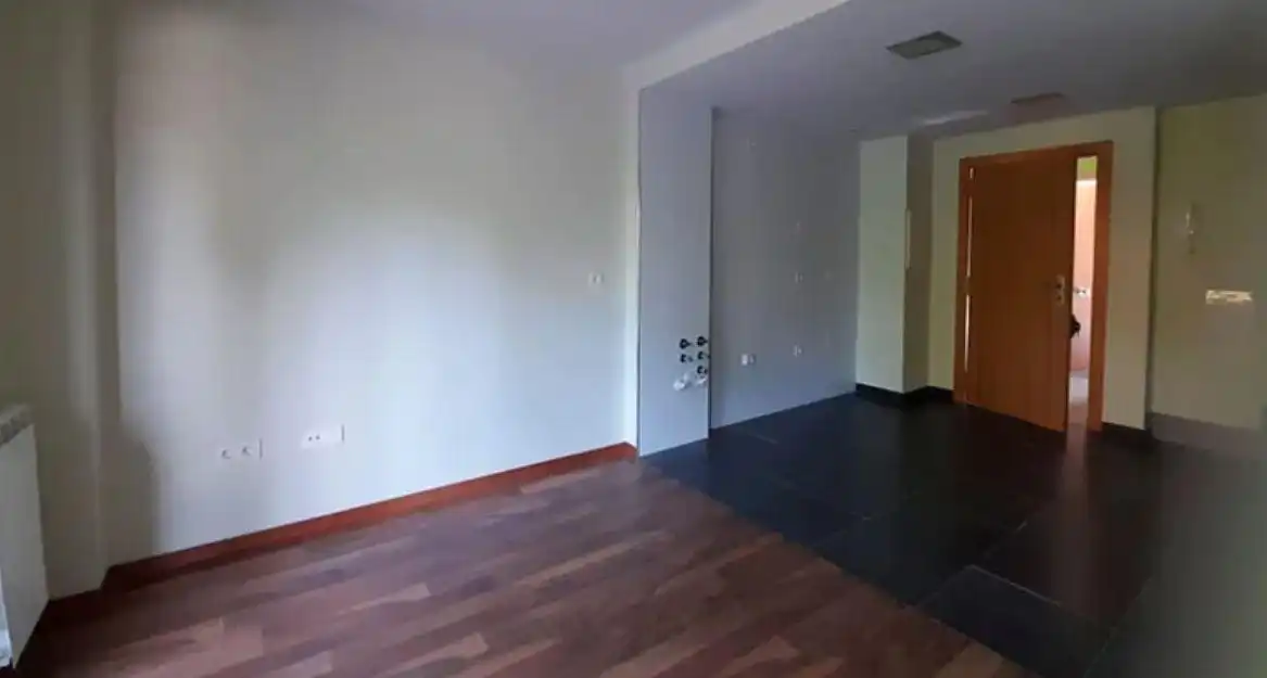 Piso en venta en Puebla de Lillo con Calefacción y Trastero