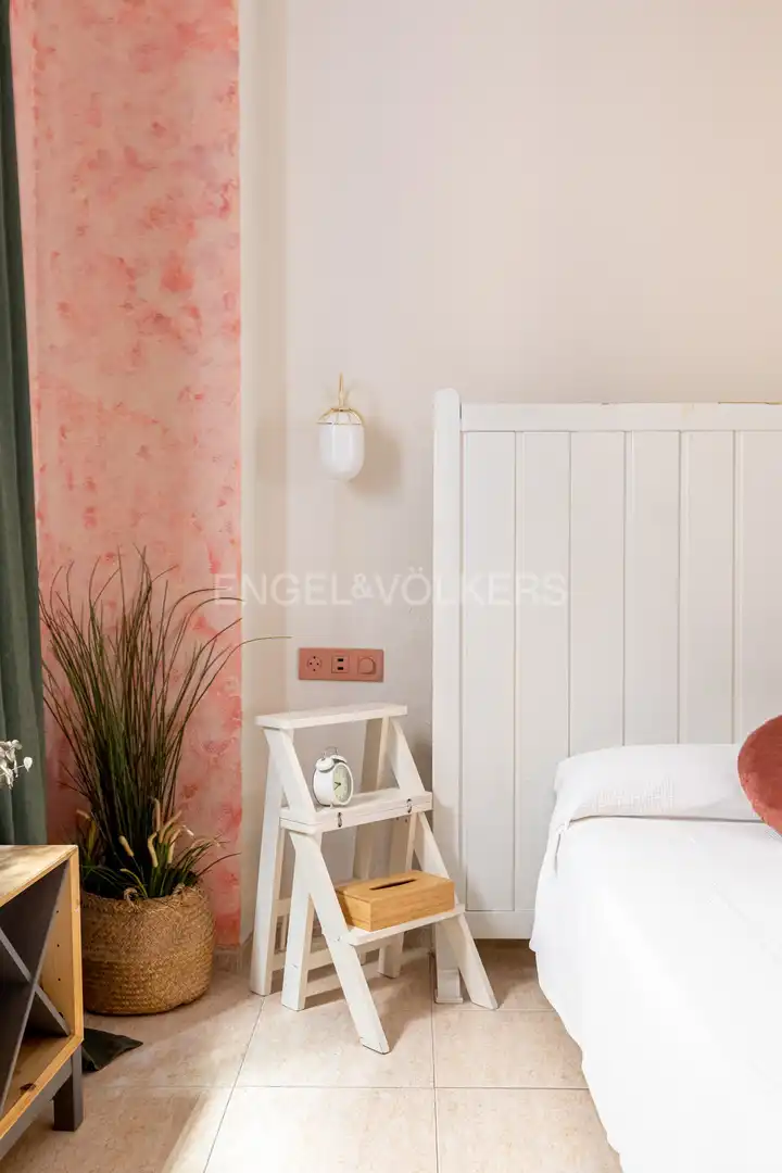 Study for rent in Santa Catalina
