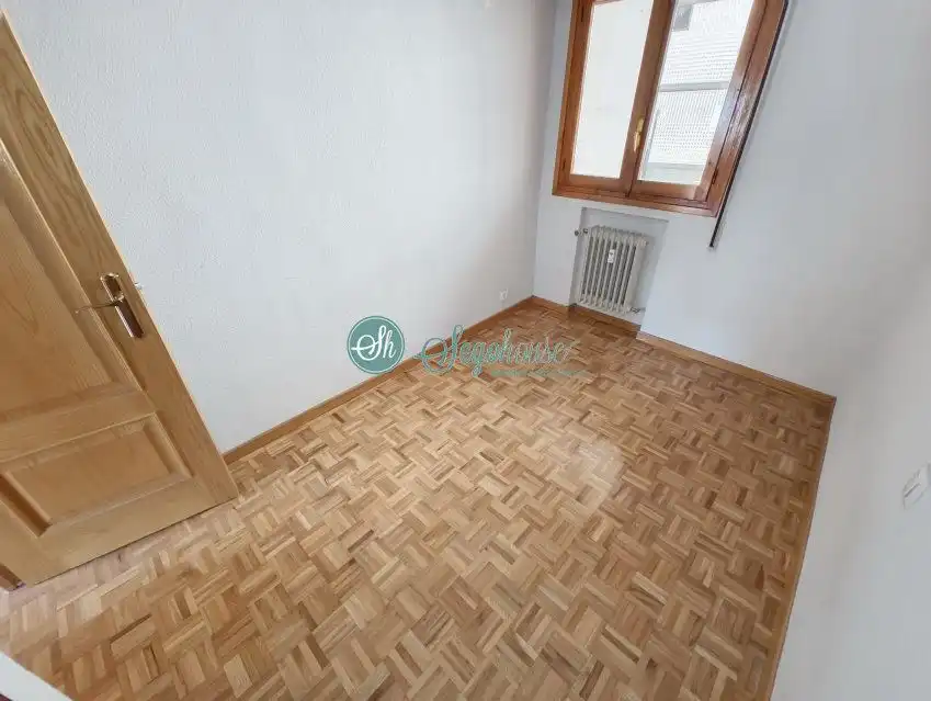 Habitación de Piso en venta en Segovia con Calefacción, Parquet y Trastero