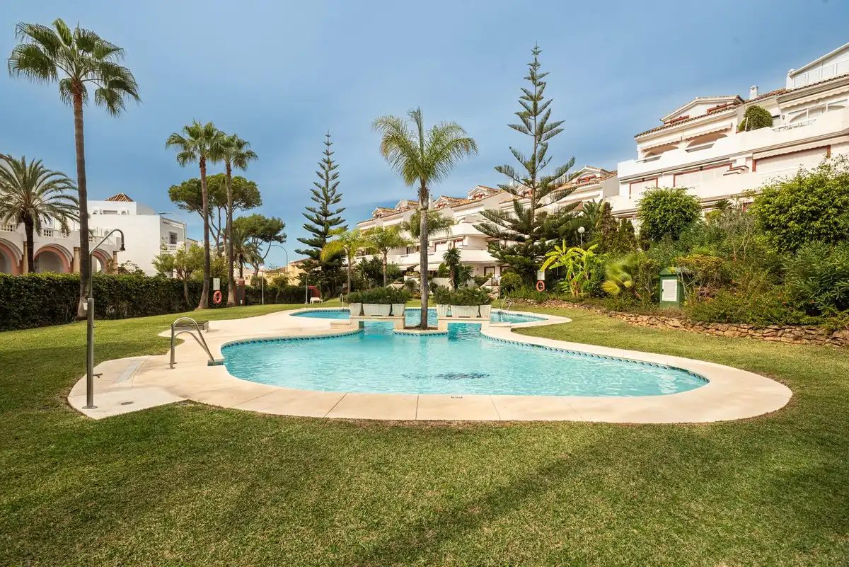 Jardí de Àtic en venda en Marbella amb Aire condicionat, Terrassa i Moblat